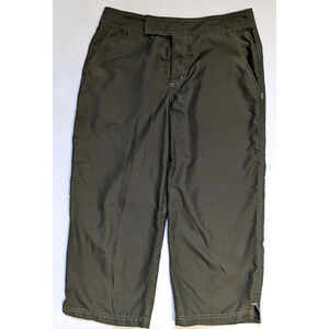 ATHLETA Women's Medium Green Hook & Loop Lightweight Capri Pants